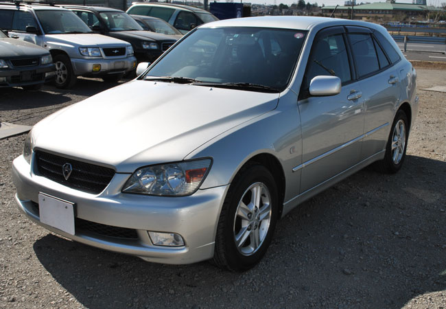 2002 Toyota altezza specs