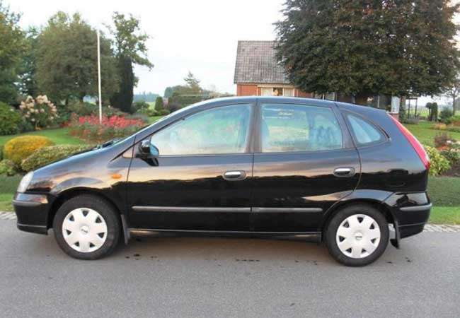 Used nissan almera for sale in japan #9