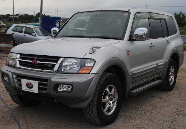 Used Mitsubishi pajero SUV/ 4WD 2000 model in Silver | Used Cars Stock ...