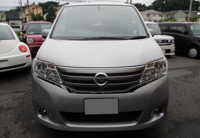 Nissan serena 2011