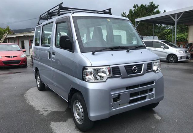 Nissan clipper van