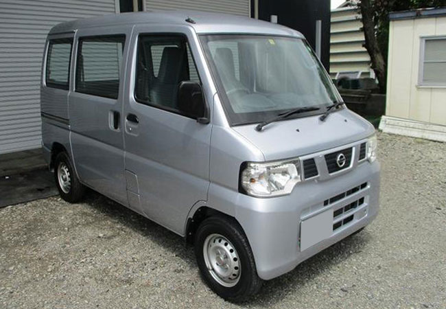 Nissan clipper van