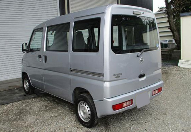 Nissan clipper van