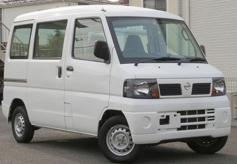 Nissan clipper van