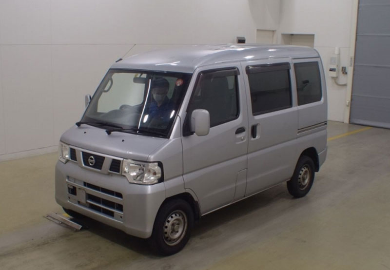 Nissan clipper van